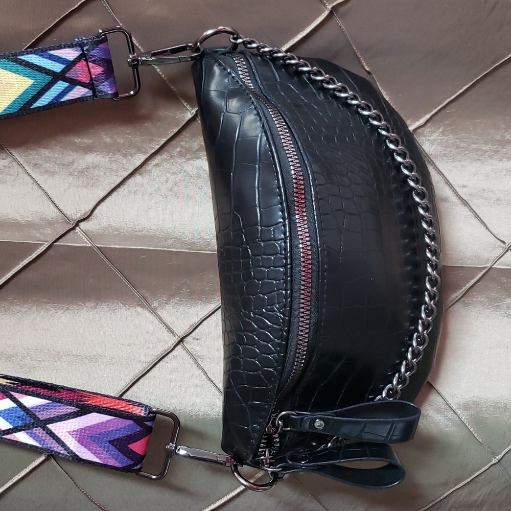NWOT- GORGEOUS Chest/Bag Fanny Pack - Picture 5 of 5